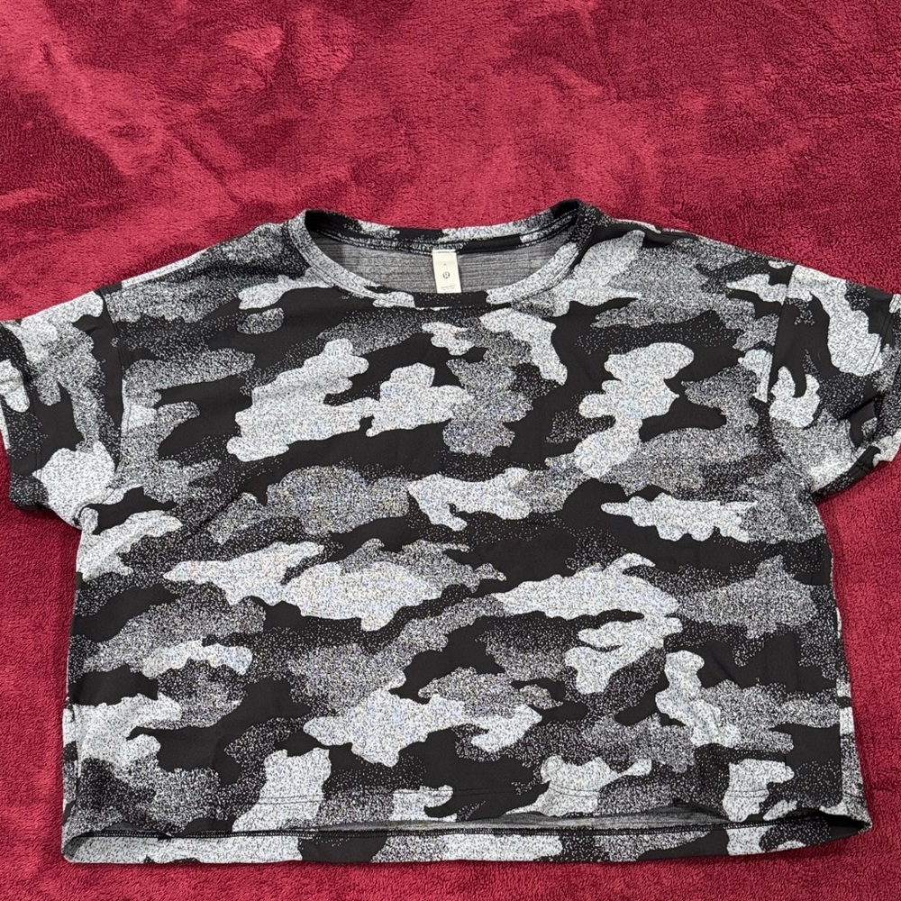 lululemon athletica Kids Camouflage Tee - Black and Gray